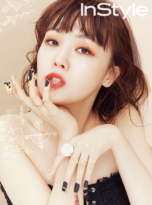 민아