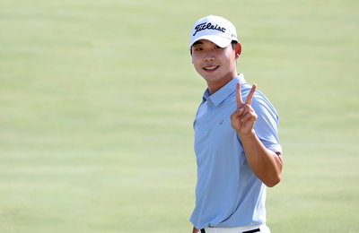 '루키' 안지민, KPGA 선수권 2R 공동 선두…첫 우승 목전