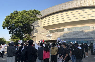하이브 콘서트 발칵! 올림픽공원, '재선거' 외침 속 밤새 몸살