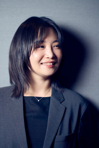 '이반리 장만옥', 웃음으로 전하는 희망가