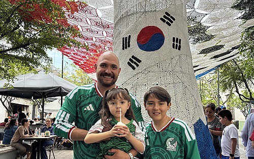 멕시코 월드컵, 초록 유니폼 속 'K-하트' 물결!