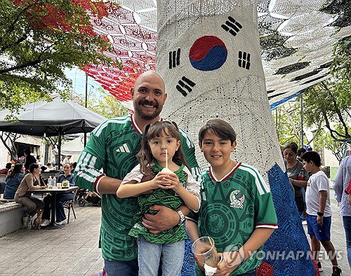 멕시코 월드컵, 초록 유니폼 속 'K-하트' 물결!