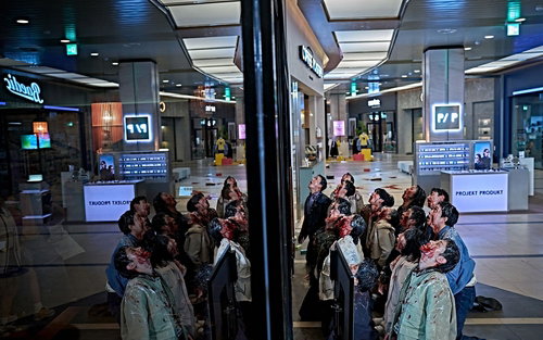 연상호 '군체' 470만 돌파, 거장들 신작 공세 막아낼까