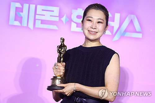 '케이팝 데몬 헌터스' 매기 강 감독, 잠실 마운드 접수 예고!