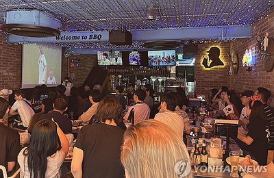 '낮 치맥' 대박! K-월드컵 첫 경기, 평일 오전 매출 4배 '역대급' 잭팟 터졌다!