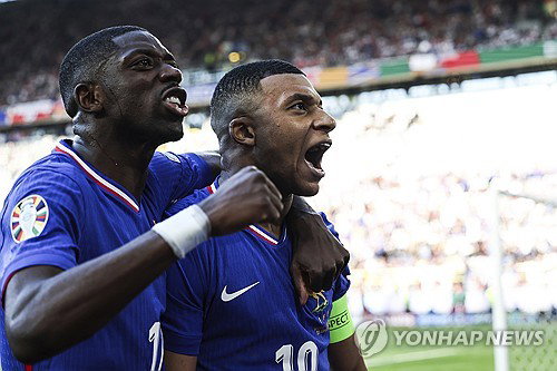 '캡틴' 음바페 구하기 나선 뎀벨레! 「불공평」 일침에 축구계 '발칵'