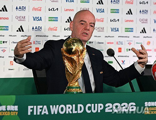이탈리아 굴욕! FIFA 회장 「뼈 농담」 파문!