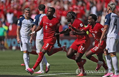 '충격' 래린의 극장골! 캐나다, 안방 개막전 1-1 진땀 무승부