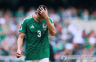 몬테스 퇴장! 흔들리는 멕시코 수비, 홍명보호 웃는다
