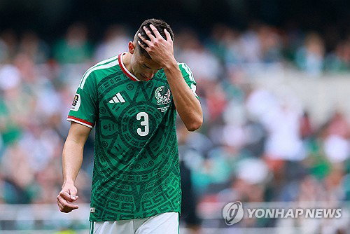 몬테스 퇴장! 흔들리는 멕시코 수비, 홍명보호 웃는다