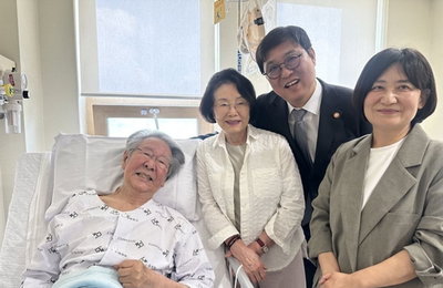 '국민 아버지' 최불암, '파하' 웃음으로 쾌유 신호탄! 문체부 장관 병문안