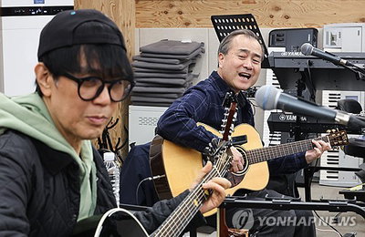 '시인과 촌장' 45년, 이름 속 언어 반전…'같은 꼴 나란히'