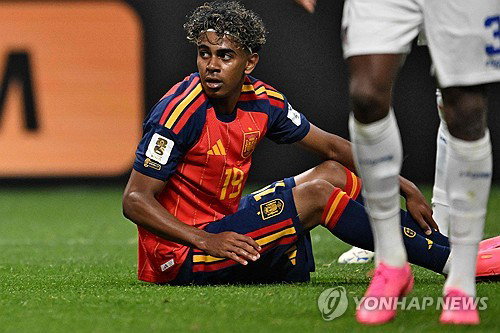 무적함대 격침! 40세 골키퍼 '철벽쇼'에 스페인 굴욕 무승부