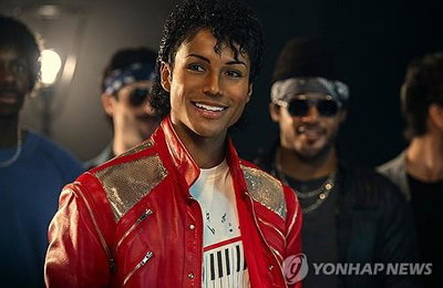 '마이클', 10억 달러 돌파! 전기영화 新역사 쓰다