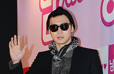 박유천이 4일 오후 서울 삼성동 메가박스 코엑스에서 열린 영화 '남자사용설명서' VIP시사회에 참석해 포즈를 취하고 있다.