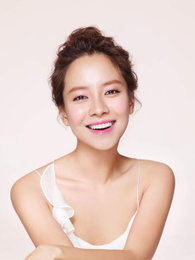 최신 유행 립 컬러 ‘핫 핑크’ & ‘레드 립’ 나도 한번 도전해볼까?