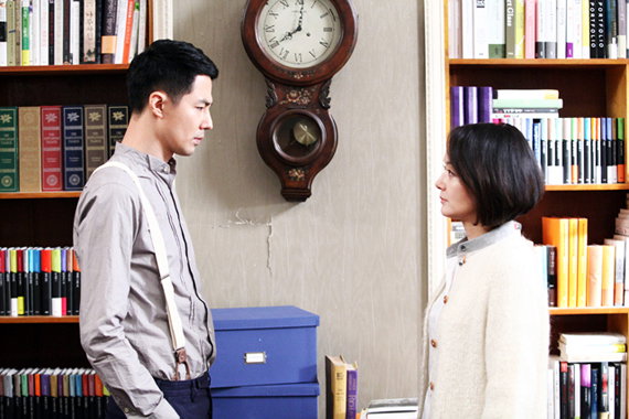 <그 겨울, 바람이 분다> 조인성-배종옥, 송혜교 두고 기싸움 팽팽