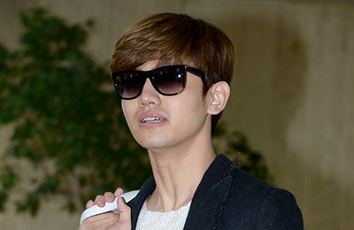 최강창민,'제36회 일본 아카데미상' 신인상을 받고 김포국제공항을 통해 귀국