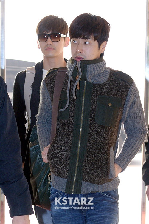 동방신기, 4일 오전 일본에서 출시한 새 앨범 '타임(TIME)' 프로모션차 김포국제공항을 통해 일본으로 출국
