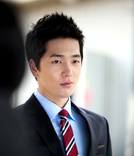 배우 이현진, SBS 새 월화극 ‘황금의 제국’ 캐스팅