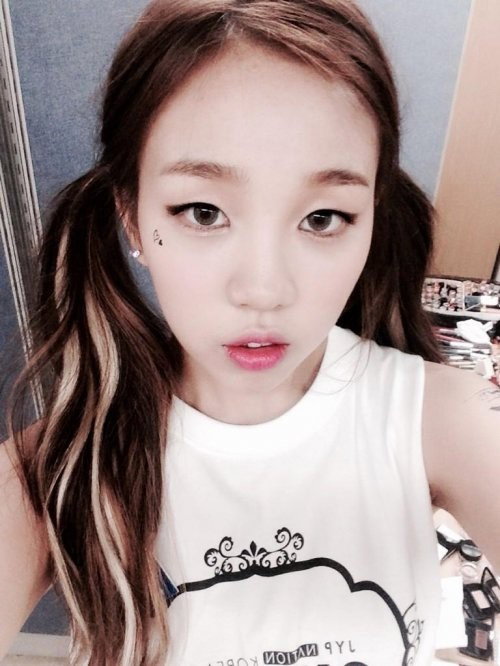 백아연