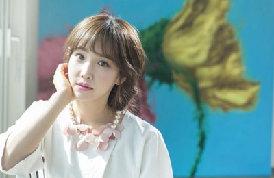 이유리, 봄처럼 화사한 화보 공개