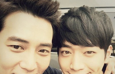 서강준·주상욱, 형제처럼 다정한 어깨동무 투샷…