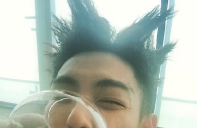 빅뱅 탑, 폭탄 머리로 강렬 아침인사.."굿모닝"