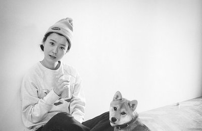 정유미, 반려견과 행복한 일상…'화보같은 흑백 사진'