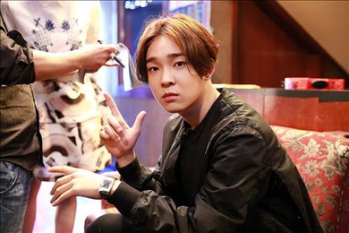 웹으로도 보고 TV로도 보는 '위너'남태현 주연 '0시의 그녀'