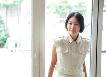 첫 소설 낸 배우 윤진서 "'파리 빌라'(달)"통해 독자 만나..