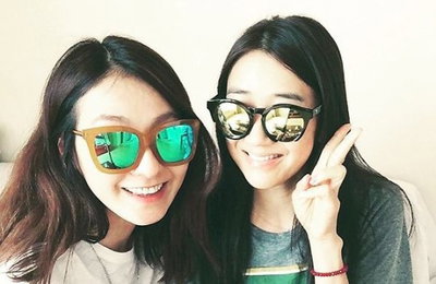 "동갑내기, 커플룩"…이미연·윤현숙, 절친의 우애