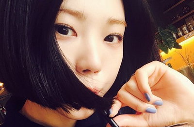 리지, 단발머리 깜찍 셀카 공개…'후계자 촬영 중'