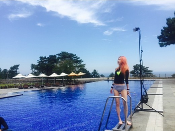 'EXID' 솔지, 몸매 드러낸 수영복 패션 "군살 없는 몸매"
