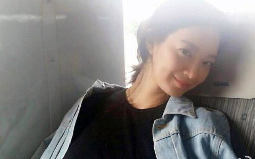 신민아, 매력적인 보조개 여신…"역광압도, 비주얼" 과시