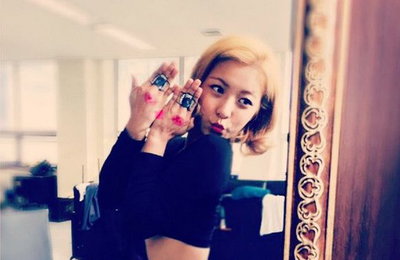 f(x) 루나, 개미허리 인증샷…'개미허리+황금몸매'