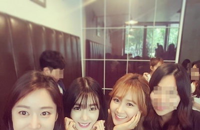전혜빈, 소녀시대 사이서도 기죽지 않는 미모 과시