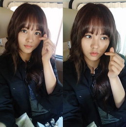 김소현, 17번째 생일 맞아 손가락 하트 애교…