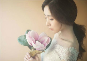 간미연, 웨딩드레스 입고 물오른 미모 과시...'꽃보다 미연'