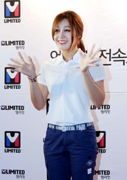 '에이핑크'정은지,꽃보다 화사한 그녀...싱그러운 미소로 매력 발산!