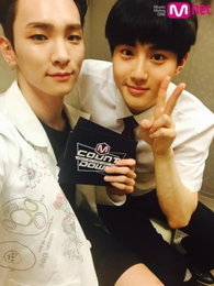 '엠카' 수호·키, 훈훈한 투샷 "MC 케미"