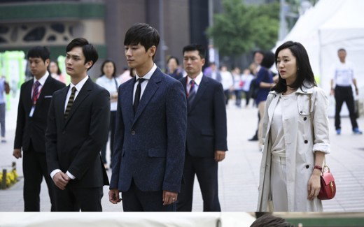 ‘가면’ 수애·주지훈, 상인 시위대와 팽팽한 대처