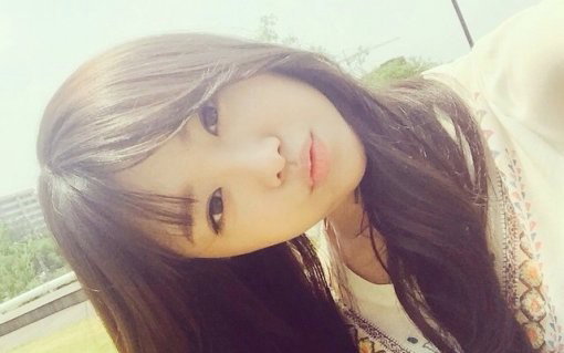 '시크릿' 송지은 흑발변신 셀카를 공개, 청순 미모 뽐내