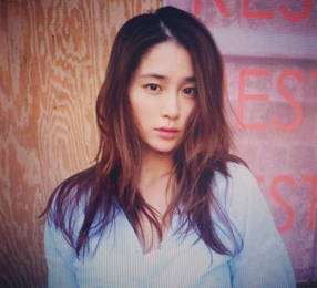 이민정, 출산 후 SNS 활동 복귀…"변하지 않는 청초한 미모"