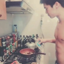 하석진, 셰프 뺨치는 요리 실력…‘친구 요리 대접’