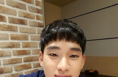 김수현, 프로듀사 촬영 현장…"꽃 미모 신입PD" 심쿵 비주얼