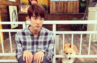 유연석, 강아지와 함께 멍 때리는 중 ‘연무룩’