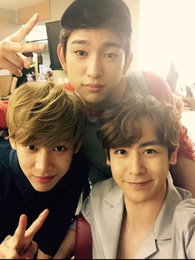 뱀뱀·닉쿤, 돈독한 우애…"닉쿤 형 생일 축하해요"