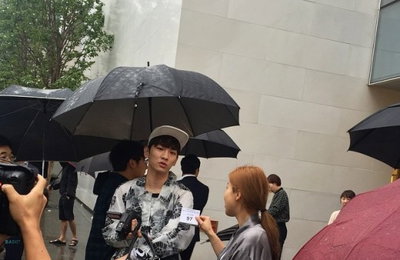 '샤이니' 키, 애플워치 발매 현장 대기 중 포착
