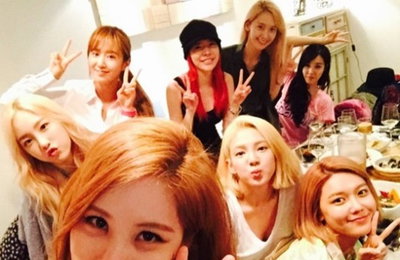 8인조 소녀시대, 서현 생일맞이 인증샷 "함께"